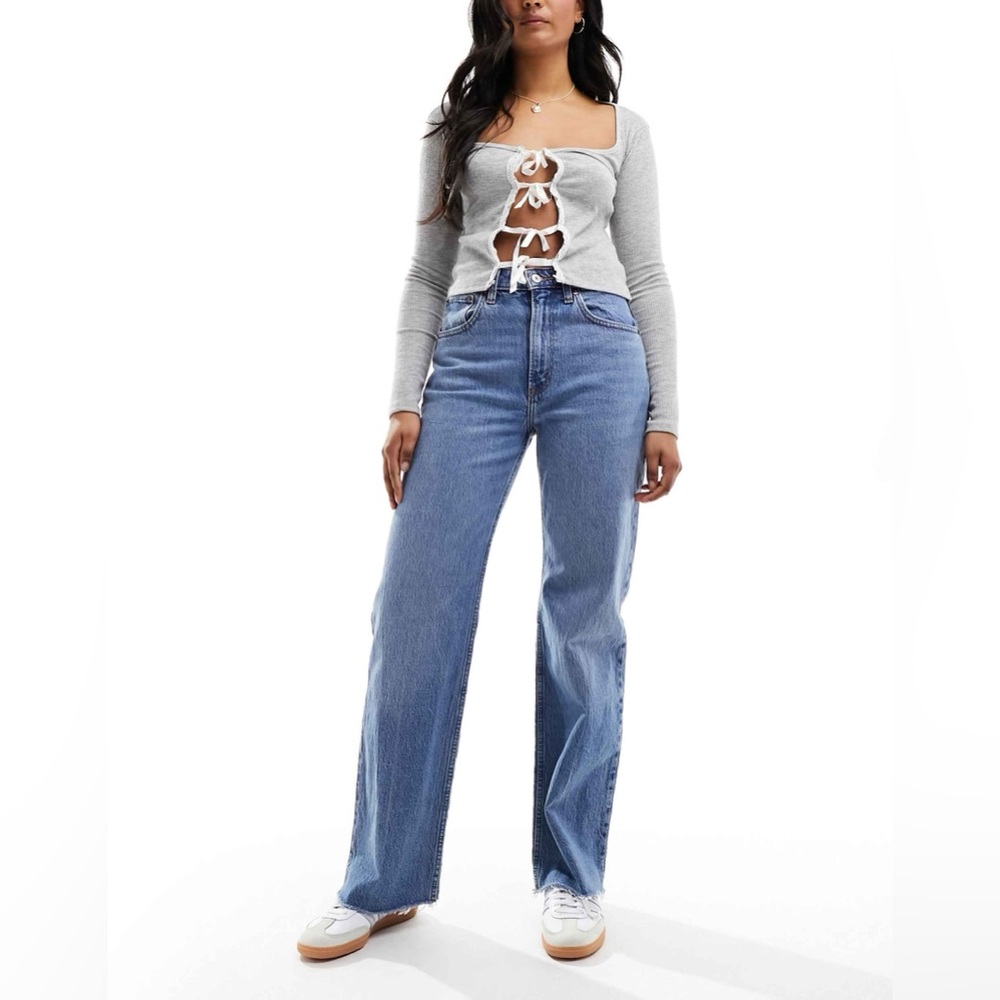 Abercrombie & Fitch Curve Love 90s relaxed fit jean in mid blue
